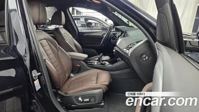 BMW X3 2021 — Photo 8/35