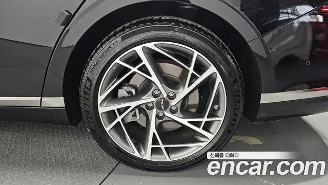 Genesis G90 2022 — Şəkil 35/39