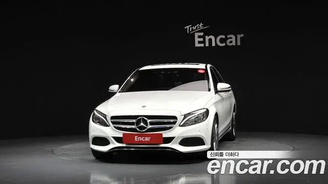 Mercedes-Benz C-Class 2018 — Photo 18/20