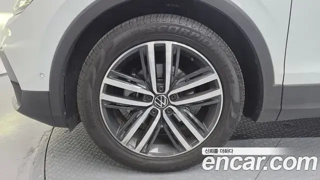 Volkswagen Tiguan 2021 — Şəkil 20/20
