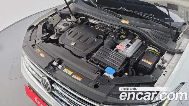Volkswagen Tiguan 2021 — Şəkil 12/20