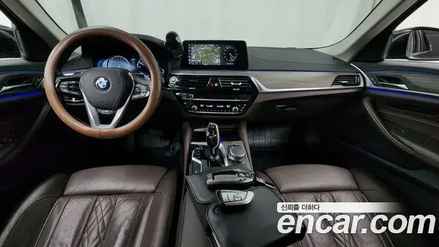 BMW 5 Series 2018 — Фото 7/20