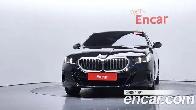 BMW 5 Series 2025 — Şəkil 14/33