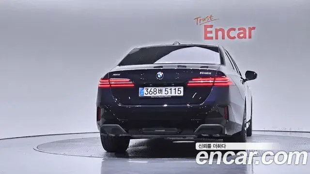 BMW 5 Series 2025 — Şəkil 28/33