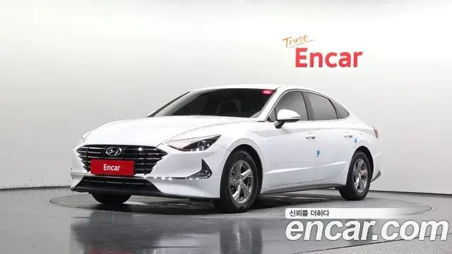 Hyundai Sonata Hybrid 2019 — Photo 9/30