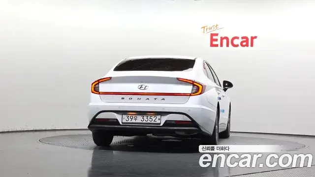 Hyundai Sonata Hybrid 2019 — Photo 22/30