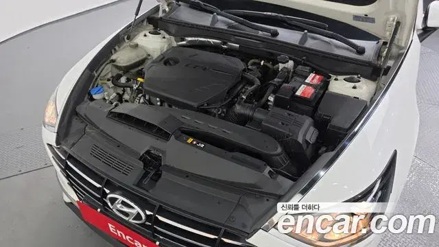 Hyundai Sonata Hybrid 2019 — Photo 13/30
