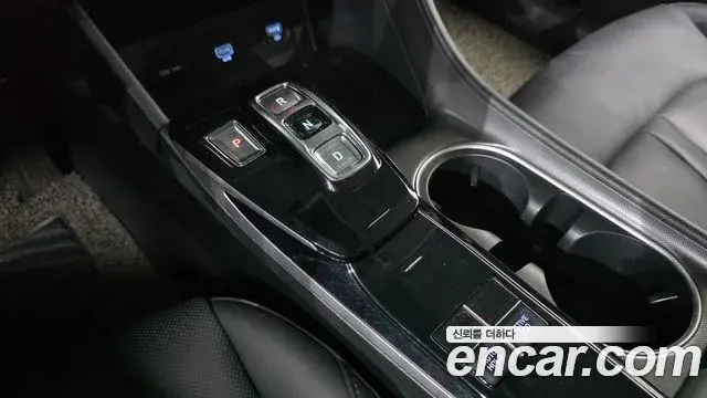 Hyundai Sonata Hybrid 2019 — Photo 10/30