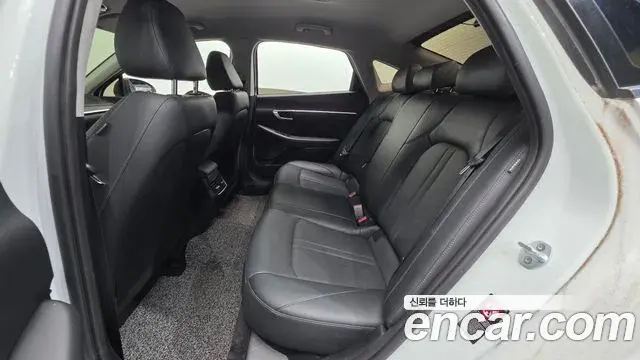 Hyundai Sonata Hybrid 2019 — Photo 25/30