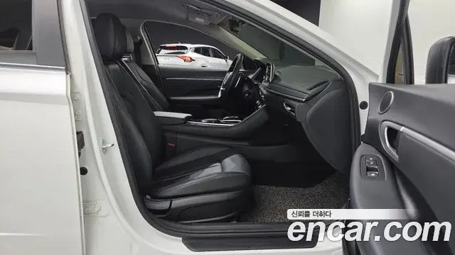 Hyundai Sonata Hybrid 2019 — Photo 5/30