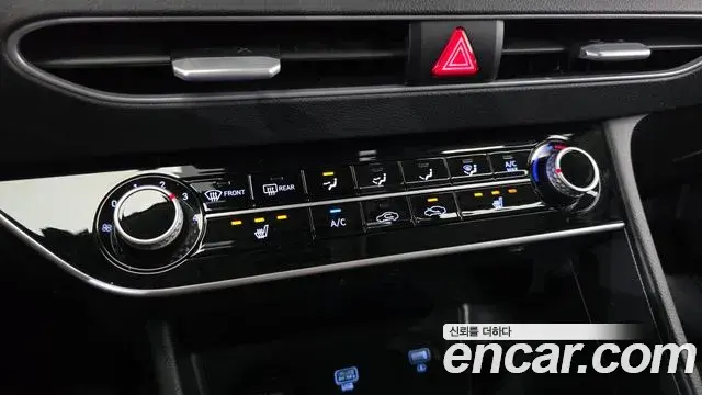 Hyundai Sonata Hybrid 2019 — Photo 12/30