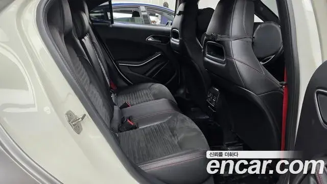 Mercedes-Benz A-Class 2018 — ფოტო 3/20