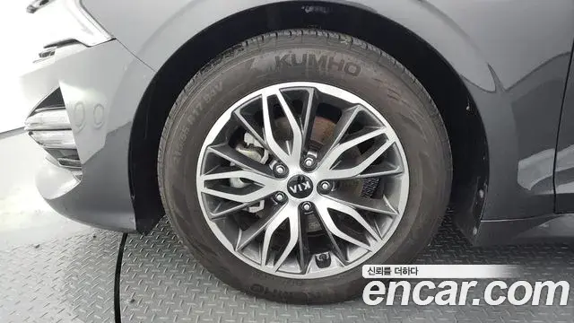 Kia K5 2021 — ფოტო 5/31
