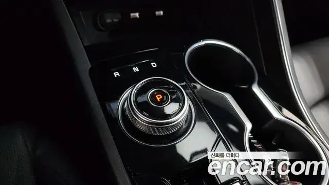 Kia K5 2021 — ფოტო 23/31