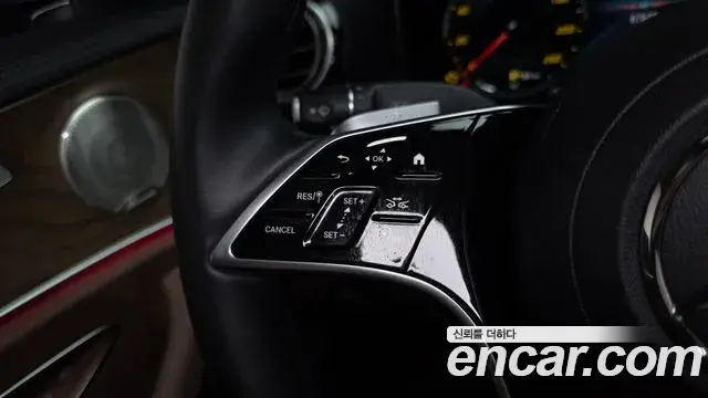 Mercedes-Benz E-Class 2021 — Şəkil 34/35
