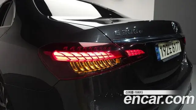 Mercedes-Benz E-Class 2021 — Şəkil 35/35