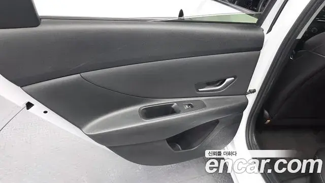 Hyundai The New Avante Hybrid 2022 — Photo 22/30