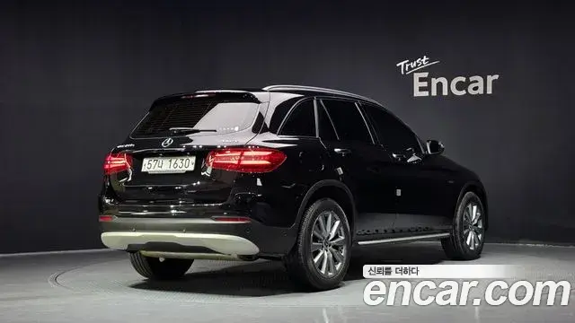 Mercedes-Benz GLC-Class 2018 — ფოტო 29/34