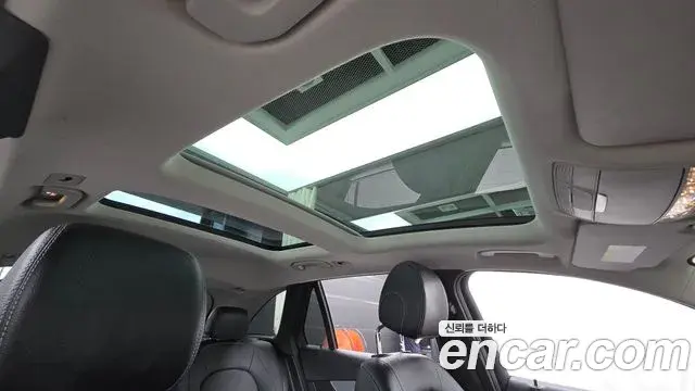 Mercedes-Benz GLC-Class 2018 — ფოტო 8/34