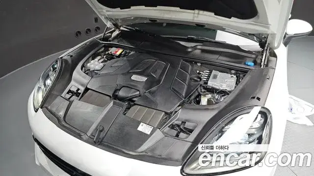 Porsche Cayenne 2020 — Şəkil 25/36