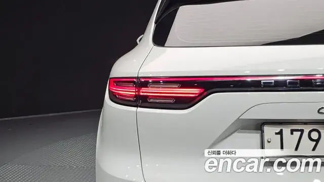 Porsche Cayenne 2020 — Şəkil 27/36