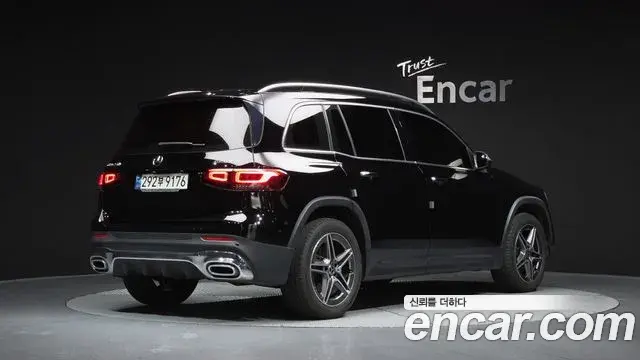 Mercedes-Benz GLB-Class 2021 — Photo 13/20