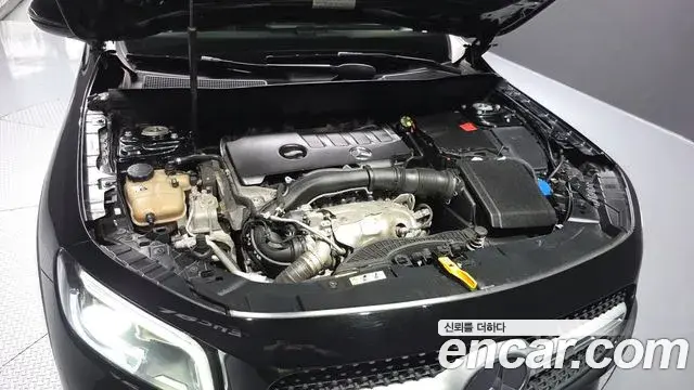 Mercedes-Benz GLB-Class 2021 — Photo 17/20