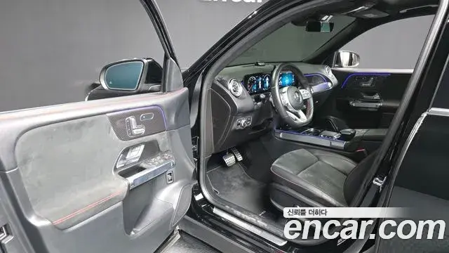 Mercedes-Benz GLB-Class 2021 — Photo 19/20