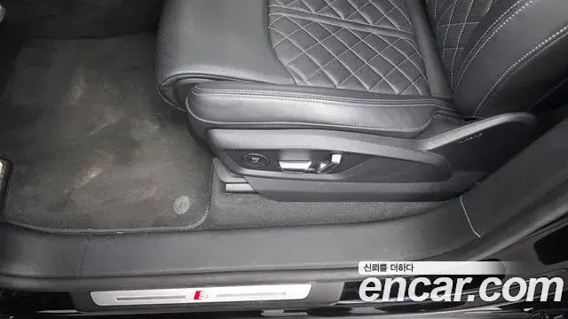 Audi Q8 2025 — Şəkil 11/34