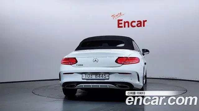 Mercedes-Benz C-Class 2018 — Şəkil 16/28