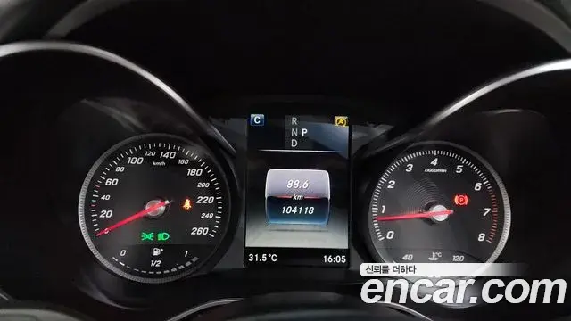 Mercedes-Benz C-Class 2018 — Şəkil 22/28
