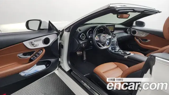 Mercedes-Benz C-Class 2018 — Şəkil 23/28