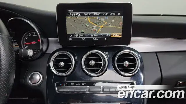 Mercedes-Benz C-Class 2018 — Şəkil 17/28