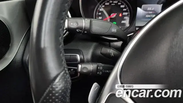 Mercedes-Benz C-Class 2018 — Şəkil 5/28