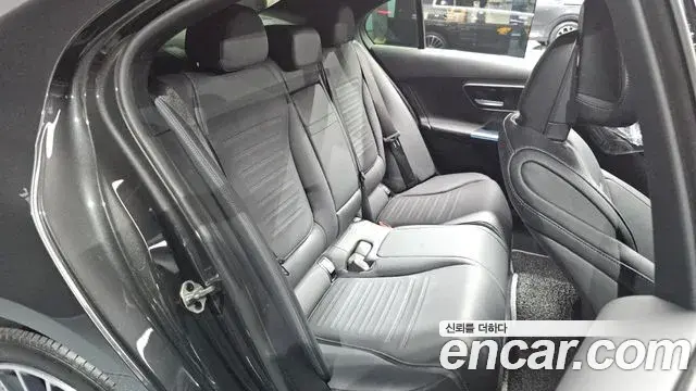 Mercedes-Benz C-Class 2022 — ფოტო 8/31