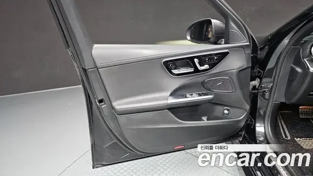 Mercedes-Benz C-Class 2022 — ფოტო 20/31