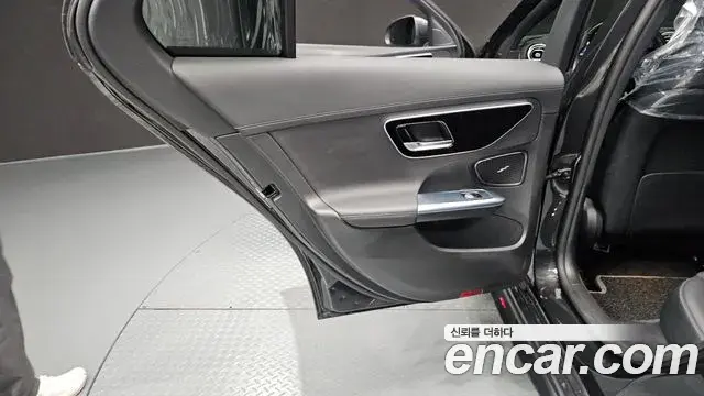 Mercedes-Benz C-Class 2022 — ფოტო 29/31