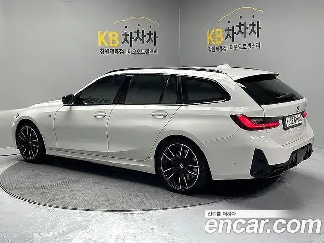 BMW 3 Series 2023 — ფოტო 14/20