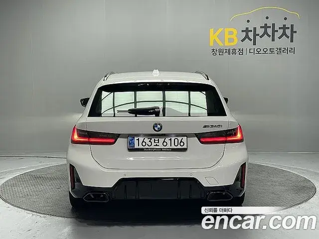 BMW 3 Series 2023 — ფოტო 8/20