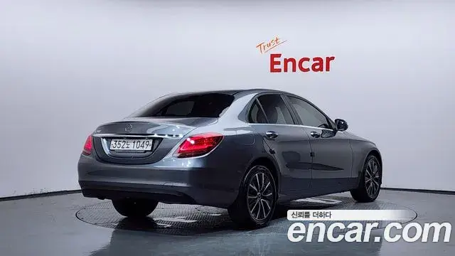 Mercedes-Benz C-Class 2019 — Şəkil 9/20
