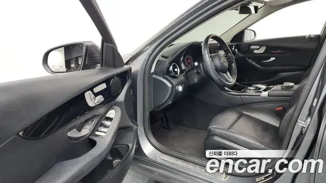 Mercedes-Benz C-Class 2019 — Şəkil 18/20