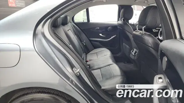 Mercedes-Benz C-Class 2019 — Şəkil 16/20