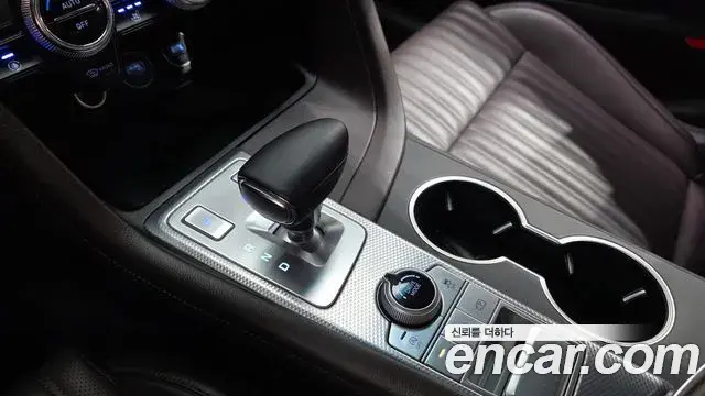 Genesis G70 2020 — Photo 26/35