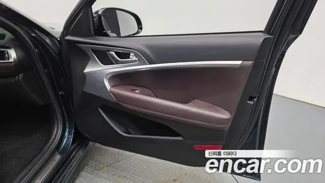 Genesis G70 2020 — Photo 6/35