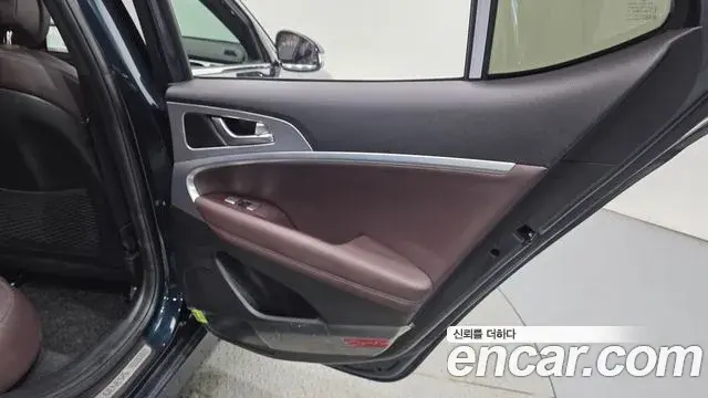 Genesis G70 2020 — Photo 20/35