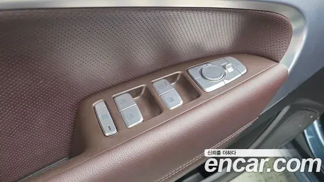Genesis G70 2020 — Photo 33/35