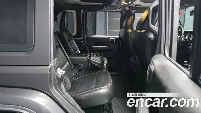Jeep Wrangler 2020 — Photo 12/20