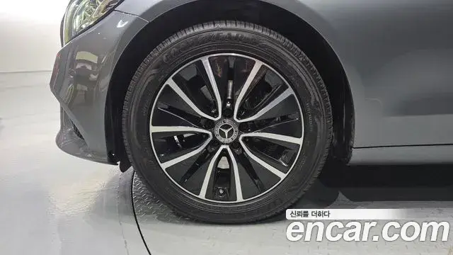 Mercedes-Benz C-Class 2019 — Şəkil 8/20