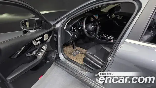 Mercedes-Benz C-Class 2019 — Şəkil 13/20