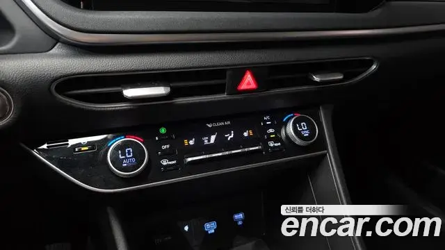 Hyundai Sonata Hybrid 2022 — ფოტო 28/30
